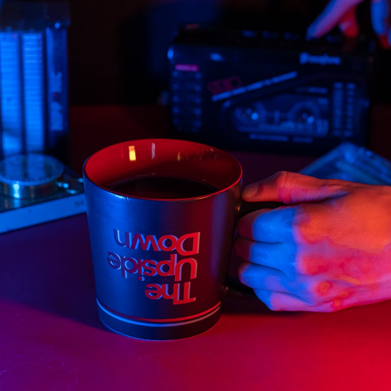 Caneca Stranger Things Upside Down World