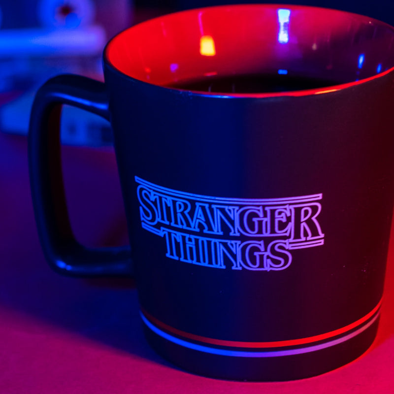 Caneca Stranger Things Upside Down World